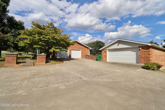 148 Hillcreek Rd, Shepherdsville, KY 40165