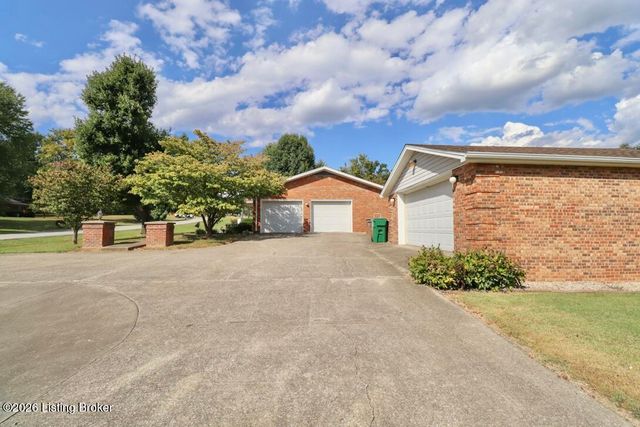 148 Hillcreek Rd, Shepherdsville, KY 40165