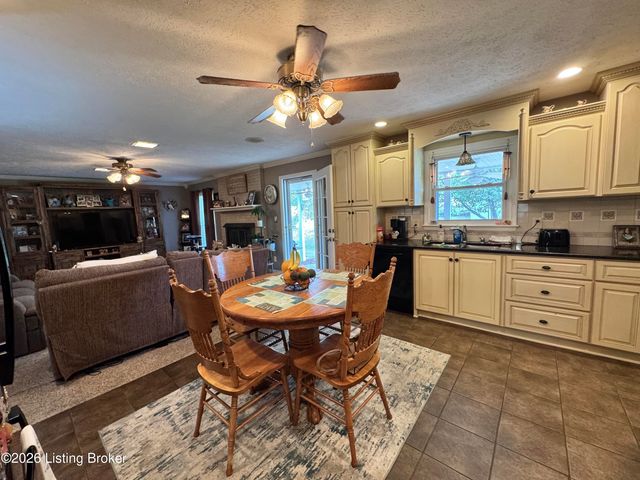 148 Hillcreek Rd, Shepherdsville, KY 40165