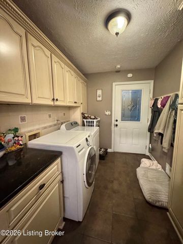 148 Hillcreek Rd, Shepherdsville, KY 40165