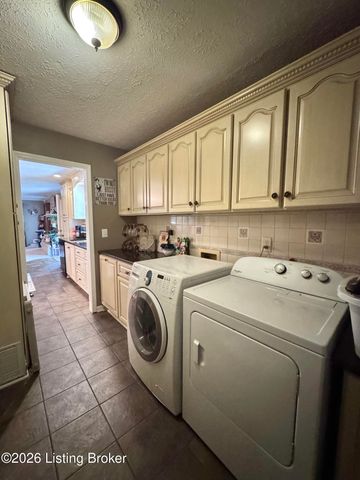 148 Hillcreek Rd, Shepherdsville, KY 40165