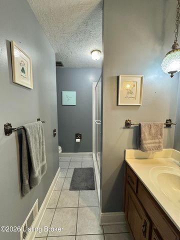 148 Hillcreek Rd, Shepherdsville, KY 40165