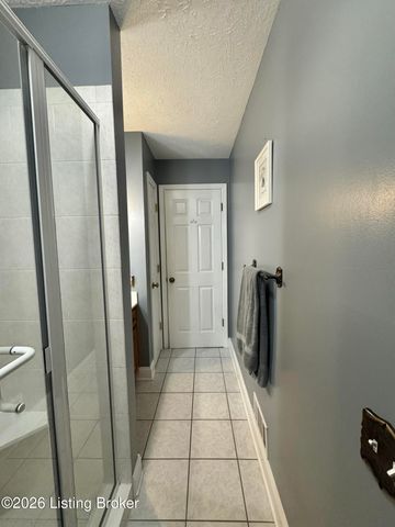 148 Hillcreek Rd, Shepherdsville, KY 40165