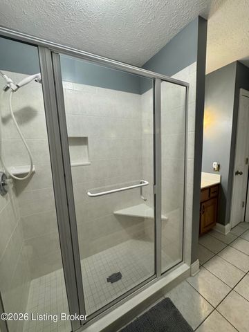 148 Hillcreek Rd, Shepherdsville, KY 40165