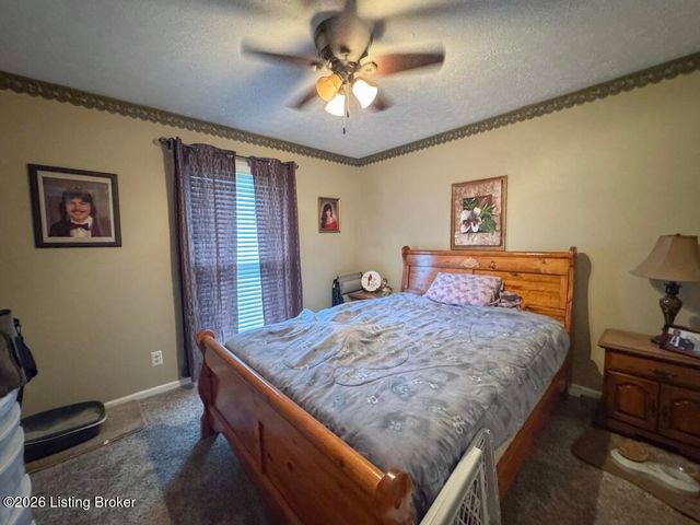 148 Hillcreek Rd, Shepherdsville, KY 40165