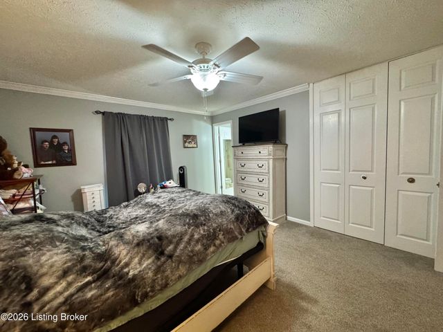 148 Hillcreek Rd, Shepherdsville, KY 40165