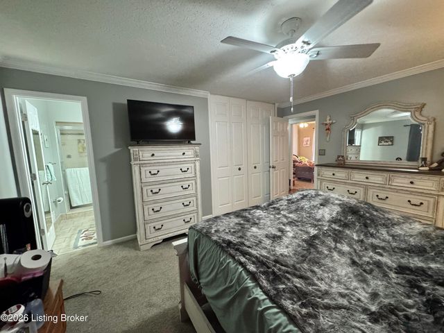 148 Hillcreek Rd, Shepherdsville, KY 40165