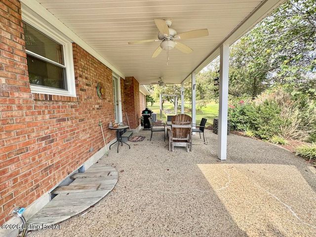 148 Hillcreek Rd, Shepherdsville, KY 40165