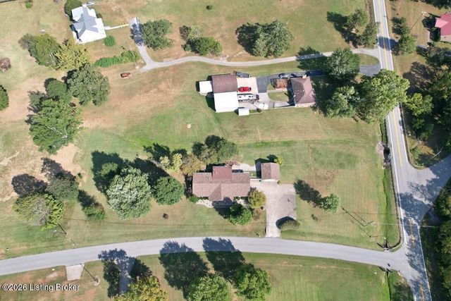 148 Hillcreek Rd, Shepherdsville, KY 40165