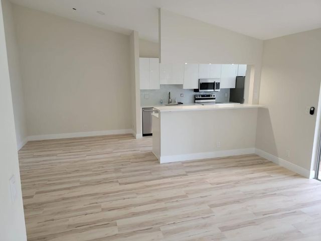 2733 Zorno Way, Delray Beach, FL 33445