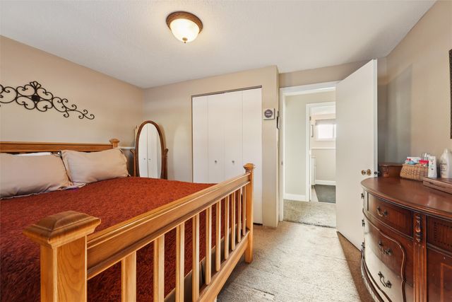 712 Garnet Drive, Ames, IA 50010