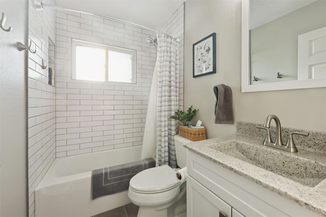 712 Garnet Drive, Ames, IA 50010