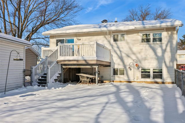 712 Garnet Drive, Ames, IA 50010