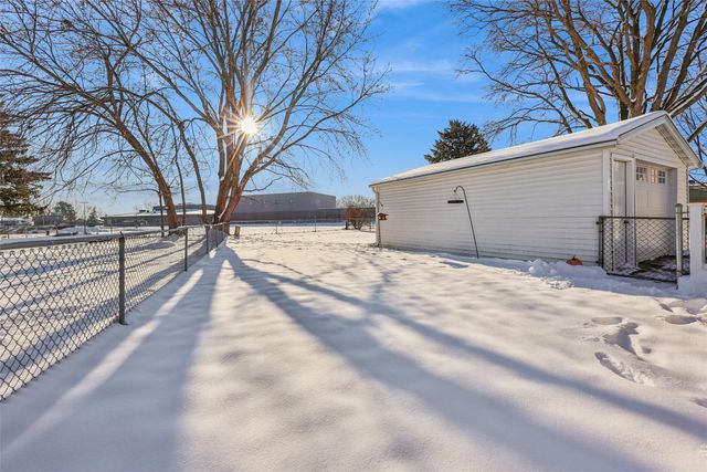 712 Garnet Drive, Ames, IA 50010