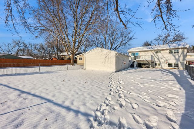 712 Garnet Drive, Ames, IA 50010