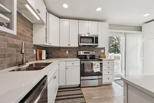 712 Garnet Drive, Ames, IA 50010