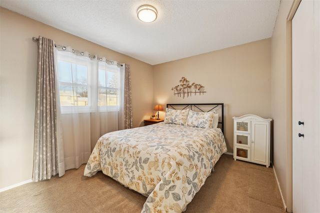 712 Garnet Drive, Ames, IA 50010