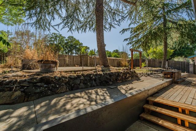 513 Perry St, Jackson, CA 95642