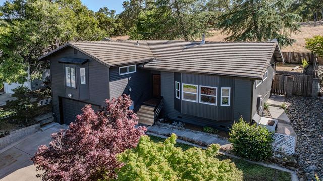 513 Perry St, Jackson, CA 95642