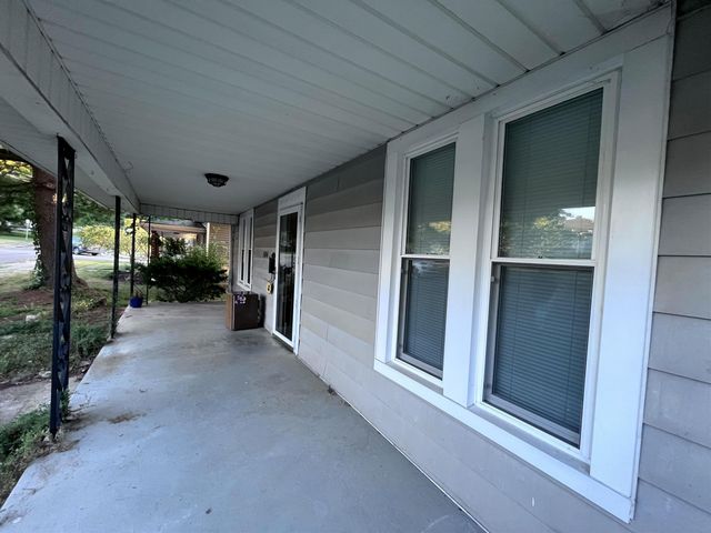 104 S Walnut Street, Wilmore, KY 40390