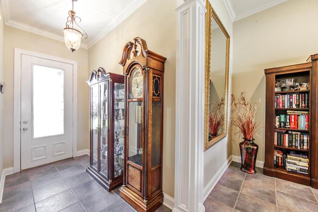 300 Ravensaide Drive, Houma, LA 70360