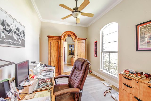 300 Ravensaide Drive, Houma, LA 70360