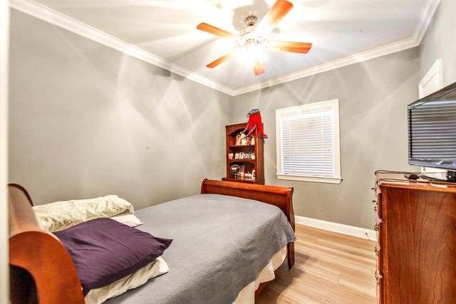 300 Ravensaide Drive, Houma, LA 70360