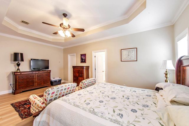 300 Ravensaide Drive, Houma, LA 70360