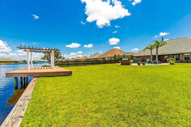 300 Ravensaide Drive, Houma, LA 70360