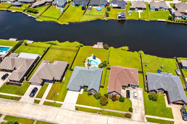 300 Ravensaide Drive, Houma, LA 70360
