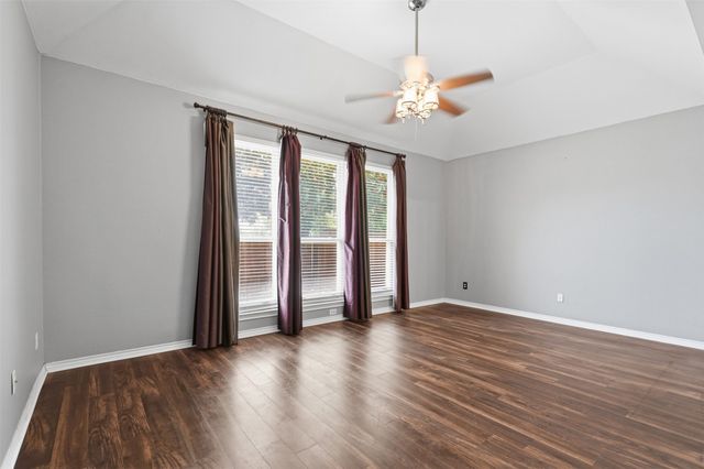 6333 Southern Hills Drive, Fort Worth, TX 76132