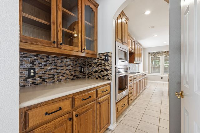 6333 Southern Hills Drive, Fort Worth, TX 76132