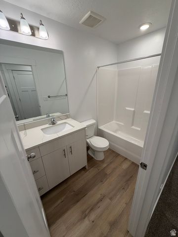 2736 E KISTLER ALY, Eagle Mountain, UT 84005