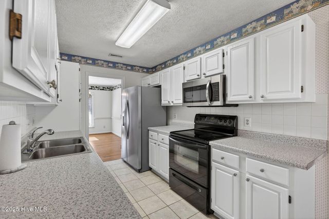 6601 Strawfield Drive, Wilmington, NC 28405