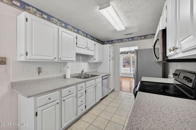 6601 Strawfield Drive, Wilmington, NC 28405