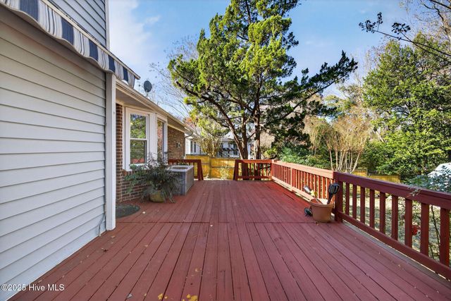 6601 Strawfield Drive, Wilmington, NC 28405