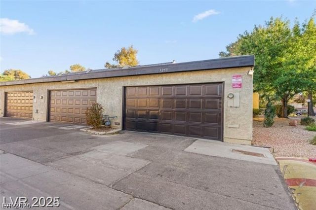 3255 Liahona Way, Las Vegas, NV 89121