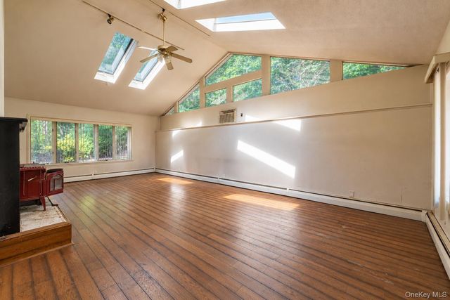 80 Alpine Way, South Huntington, NY 11746