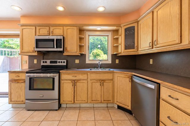 80 Alpine Way, South Huntington, NY 11746
