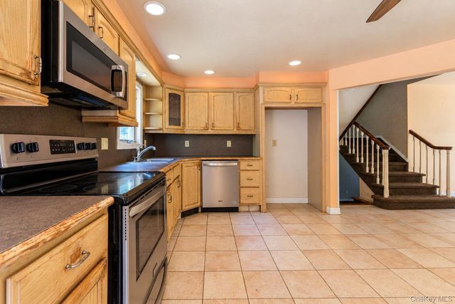 80 Alpine Way, South Huntington, NY 11746