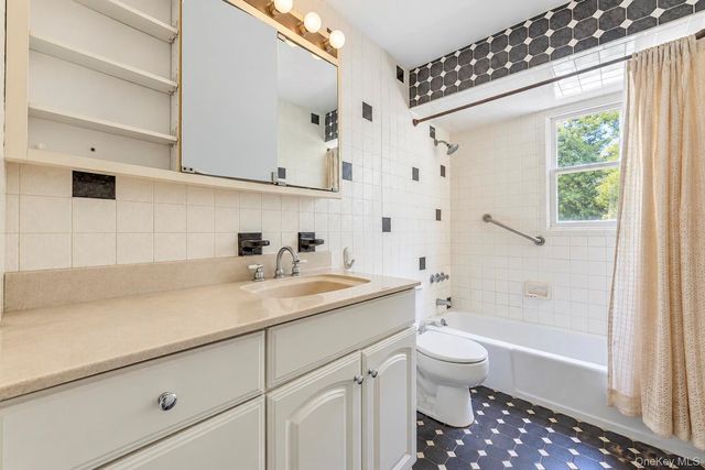80 Alpine Way, South Huntington, NY 11746