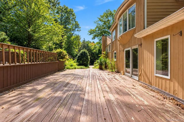 80 Alpine Way, South Huntington, NY 11746
