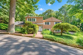 80 Alpine Way, South Huntington, NY 11746