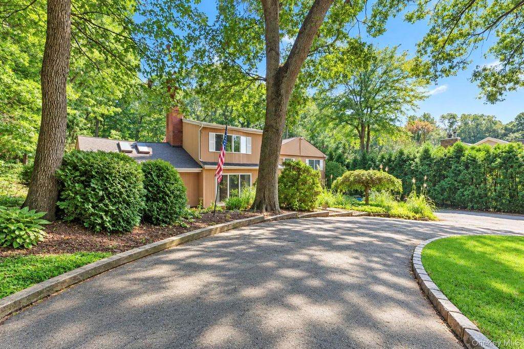 80 Alpine Way, South Huntington, NY 11746 — photo 4