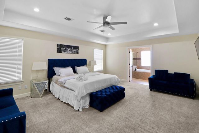 3045 Clinton Drive, Houston, TX 77020