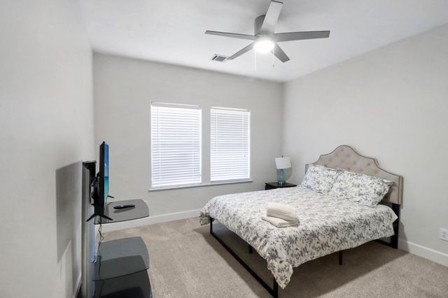 3045 Clinton Drive, Houston, TX 77020