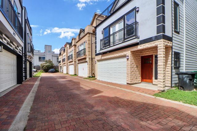 3045 Clinton Drive, Houston, TX 77020