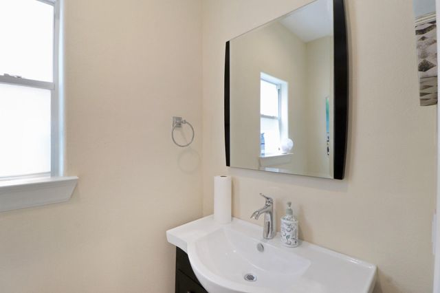3045 Clinton Drive, Houston, TX 77020