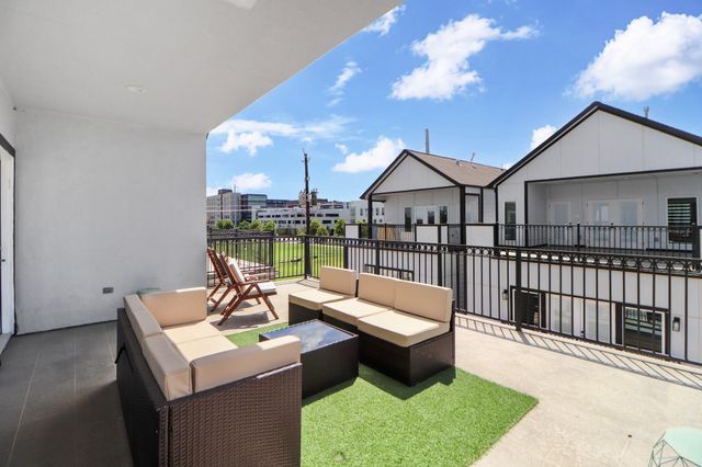 3045 Clinton Drive, Houston, TX 77020