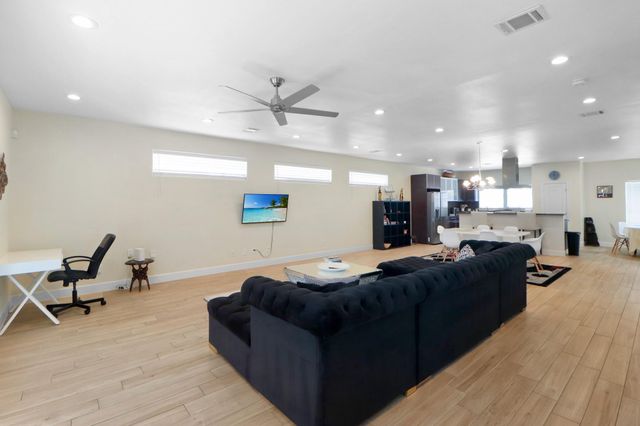 3045 Clinton Drive, Houston, TX 77020